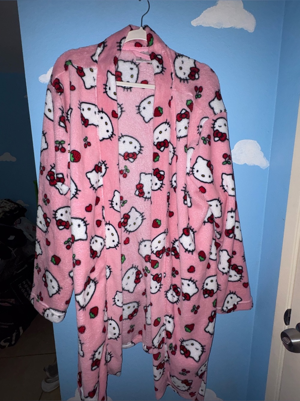NEW - Sanrio Hello Kitty Polyester Pink Robe
